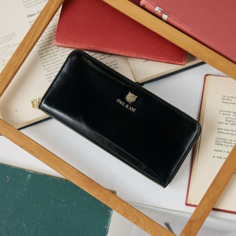 PAUL＆JOE キャット刺繍　長財布　ラウンドファスナー　人気のネイビー PAUL & JOE ACCESSOIRES (ポール＆ジョーアクセソワ)ラウンド